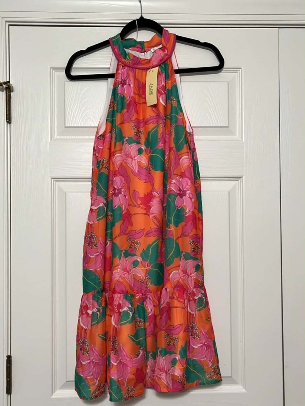 Jade by Melody Tam NWT Size Medium $173 Tropical Halter Hibicious Vibrant Dress